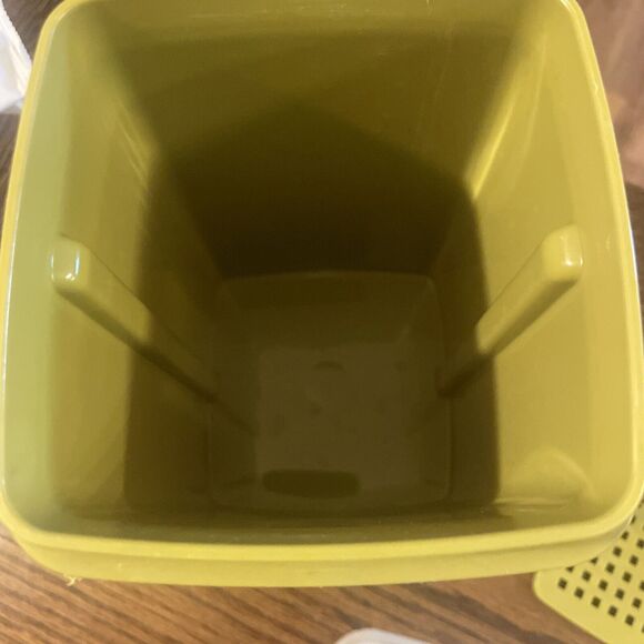 Tupperware Vintage Pickle Keeper Avocado Green 3 Pieces 1330-5 - Picture 3 of 5